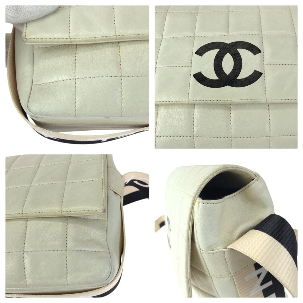 CHANEL Vintage Black Lambskin Leather Logo Messenger Shoulder Bag - Picture 5 of 10